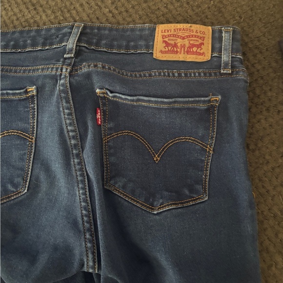 Levi’s Classic Blue Women's Jeans size 28 - Picture 3 of 4